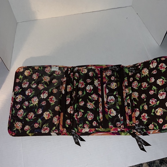 Vera Bradley retired English Rose pattern - Picture 3 of 7